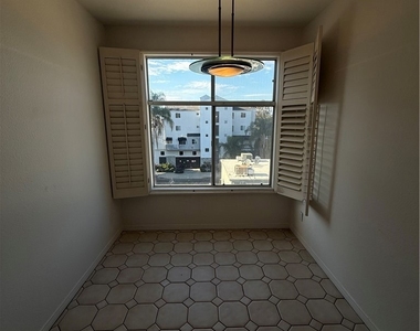 4313 Van Nuys - Photo Thumbnail 6