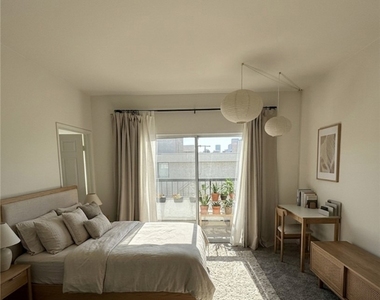 4313 Van Nuys - Photo Thumbnail 2