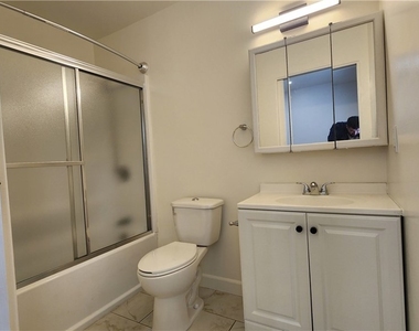 15709 Devonshire - Photo Thumbnail 25
