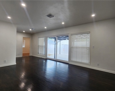 15709 Devonshire - Photo Thumbnail 8