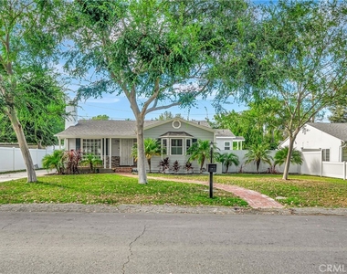 22907 Leonora Dr - Photo Thumbnail 15
