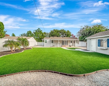 22907 Leonora Dr - Photo Thumbnail 35