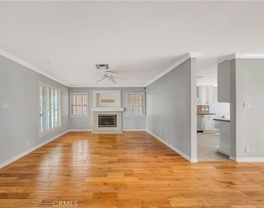 22907 Leonora Dr - Photo Thumbnail 5