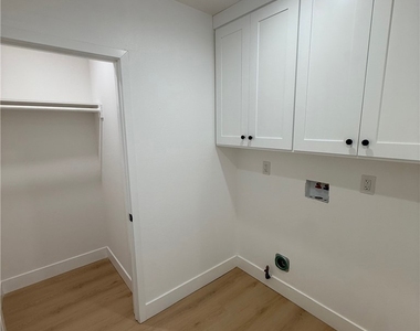 662 E 87th Street - Photo Thumbnail 5
