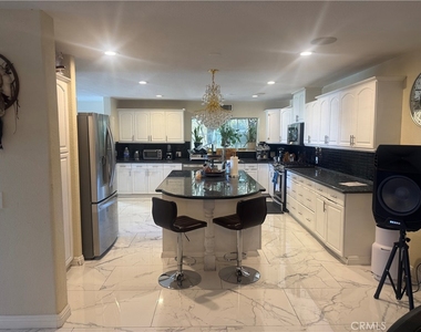 1742 Rudell - Photo Thumbnail 6