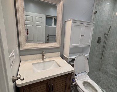 6250 Aura Avenue - Photo Thumbnail 41