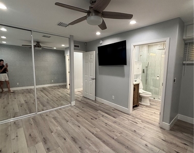 6250 Aura Avenue - Photo Thumbnail 39