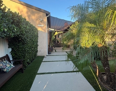 6250 Aura Avenue - Photo Thumbnail 3