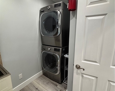 6250 Aura Avenue - Photo Thumbnail 23