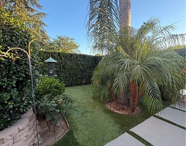 6250 Aura Avenue - Photo Thumbnail 6