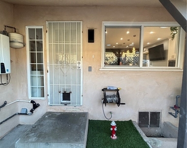 6250 Aura Avenue - Photo Thumbnail 57