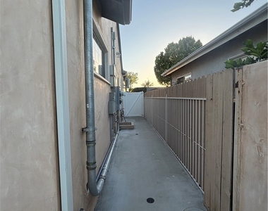6250 Aura Avenue - Photo Thumbnail 53