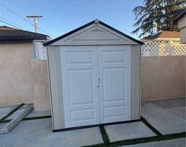 6250 Aura Avenue - Photo Thumbnail 51