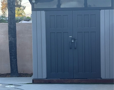 6250 Aura Avenue - Photo Thumbnail 50