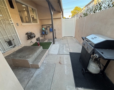 6250 Aura Avenue - Photo Thumbnail 55