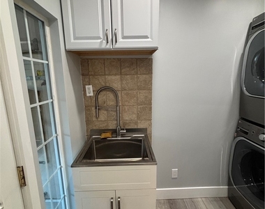 6250 Aura Avenue - Photo Thumbnail 24