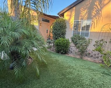 6250 Aura Avenue - Photo Thumbnail 5