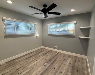 6250 Aura Avenue - Photo Thumbnail 35