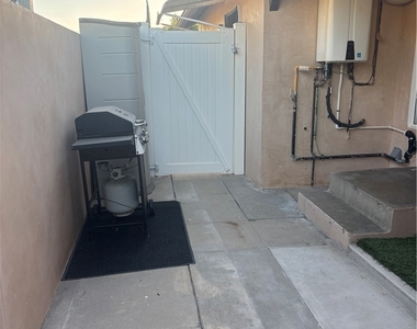 6250 Aura Avenue - Photo Thumbnail 56