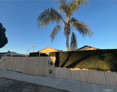 6250 Aura Avenue - Photo Thumbnail 1
