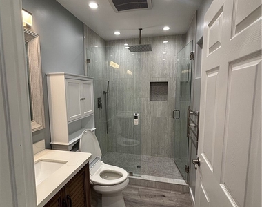 6250 Aura Avenue - Photo Thumbnail 40