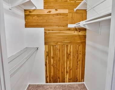 7005 Jordan Avenue - Photo Thumbnail 8