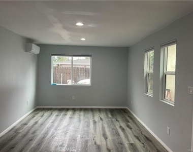 4971 Topanga Canyon Boulevard - Photo Thumbnail 5