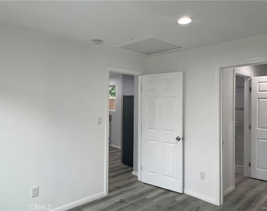 4971 Topanga Canyon Boulevard - Photo Thumbnail 9