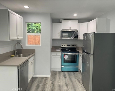 4971 Topanga Canyon Boulevard - Photo Thumbnail 1