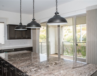 12705 W Bluff Creek Drive - Photo Thumbnail 7