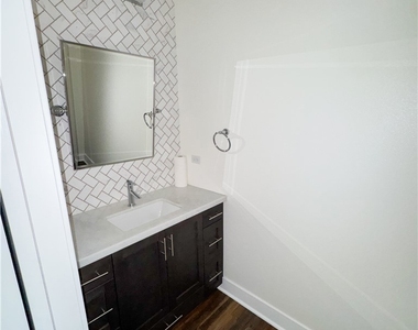 12705 W Bluff Creek Drive - Photo Thumbnail 10
