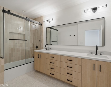 2200 Mantis Avenue - Photo Thumbnail 16
