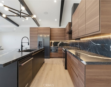 2200 Mantis Avenue - Photo Thumbnail 10