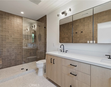 2200 Mantis Avenue - Photo Thumbnail 14
