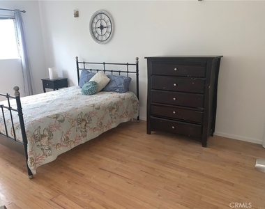 744 W 33rd - Photo Thumbnail 11