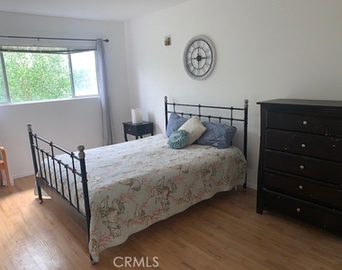 744 W 33rd - Photo Thumbnail 16