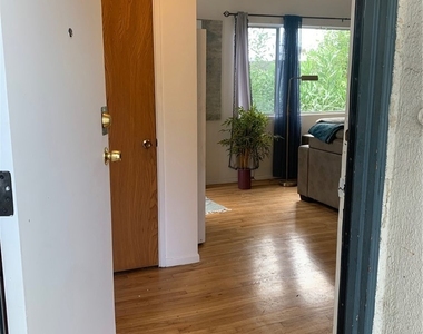 744 W 33rd - Photo Thumbnail 1