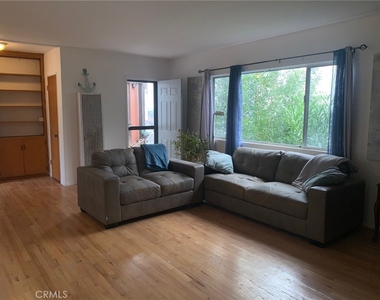 744 W 33rd - Photo Thumbnail 3