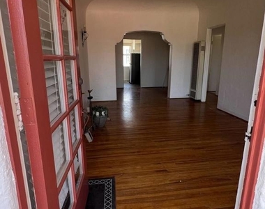 910 9th Street - Photo Thumbnail 2
