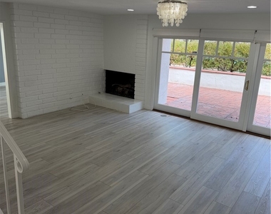 446 Vista Roma - Photo Thumbnail 7