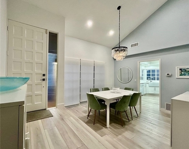 446 Vista Roma - Photo Thumbnail 23