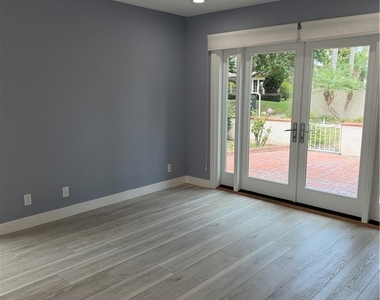 446 Vista Roma - Photo Thumbnail 4