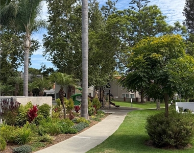 446 Vista Roma - Photo Thumbnail 28
