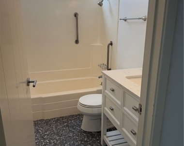 446 Vista Roma - Photo Thumbnail 13