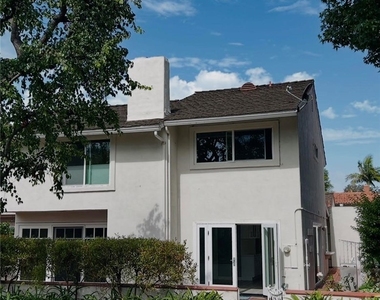 446 Vista Roma - Photo Thumbnail 32