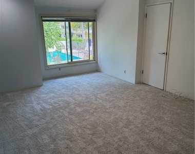 446 Vista Roma - Photo Thumbnail 18