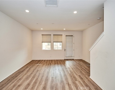 5931 Spring - Photo Thumbnail 21