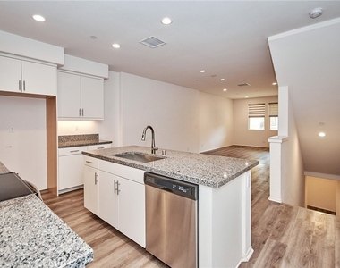 5931 Spring - Photo Thumbnail 5