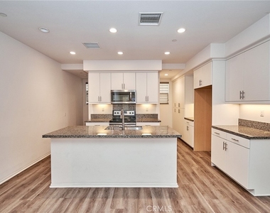5931 Spring - Photo Thumbnail 11