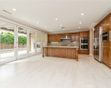 55 Hazelton - Photo Thumbnail 6